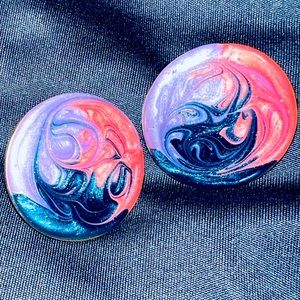 Vintage whirpool colored enamel metal earrings